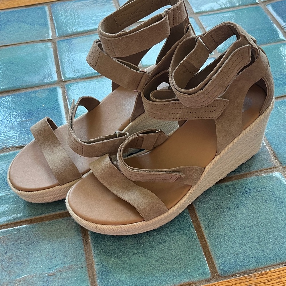 Sorel Cameron Omega Taupe Espadrille Wedges